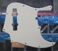 Fender American Standard Jazz Bass V pickguard – parchment 0056204000